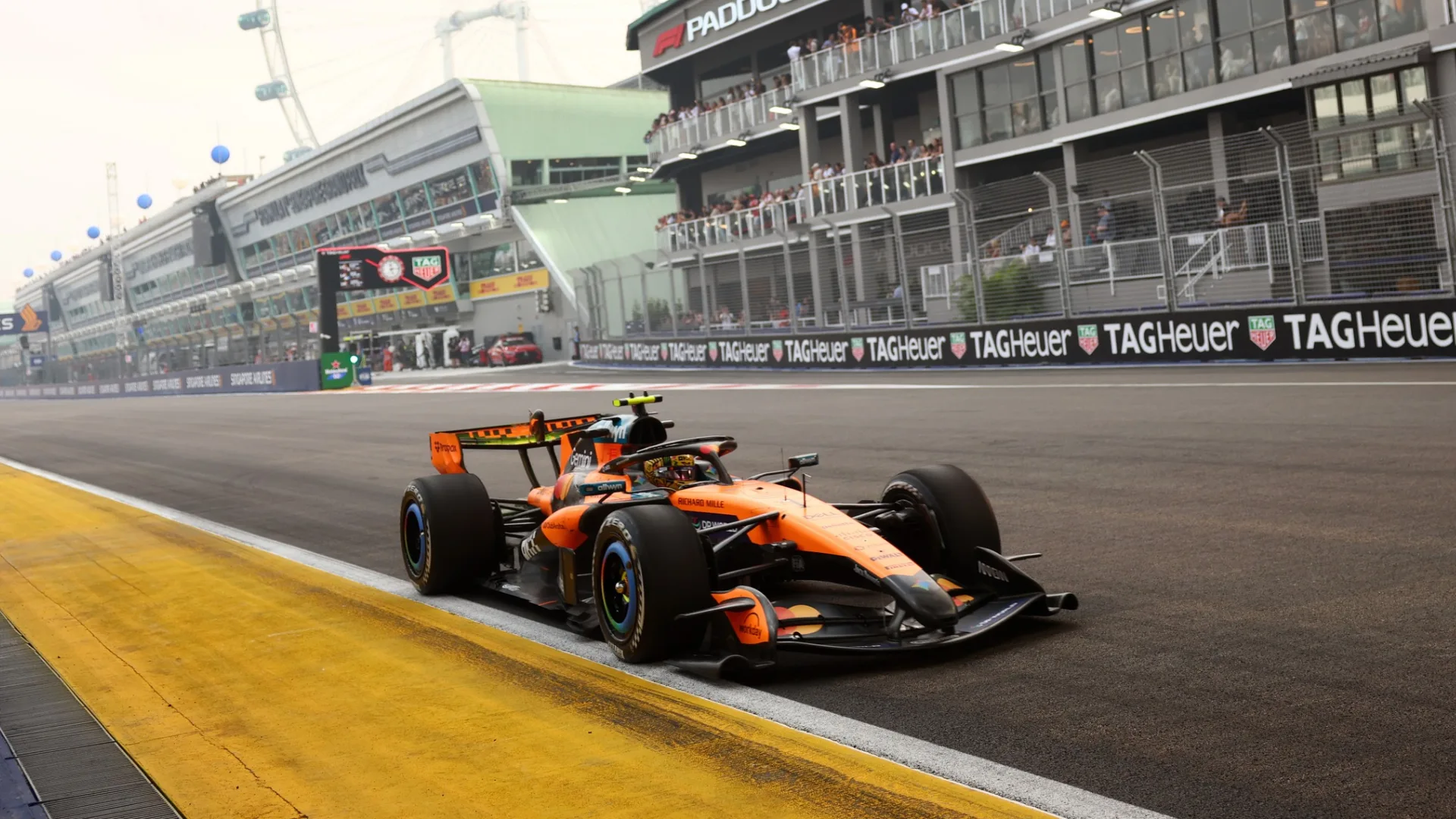 Classificação sprint no GP de Singapura é interrompida por bandeira vermelha​‌​