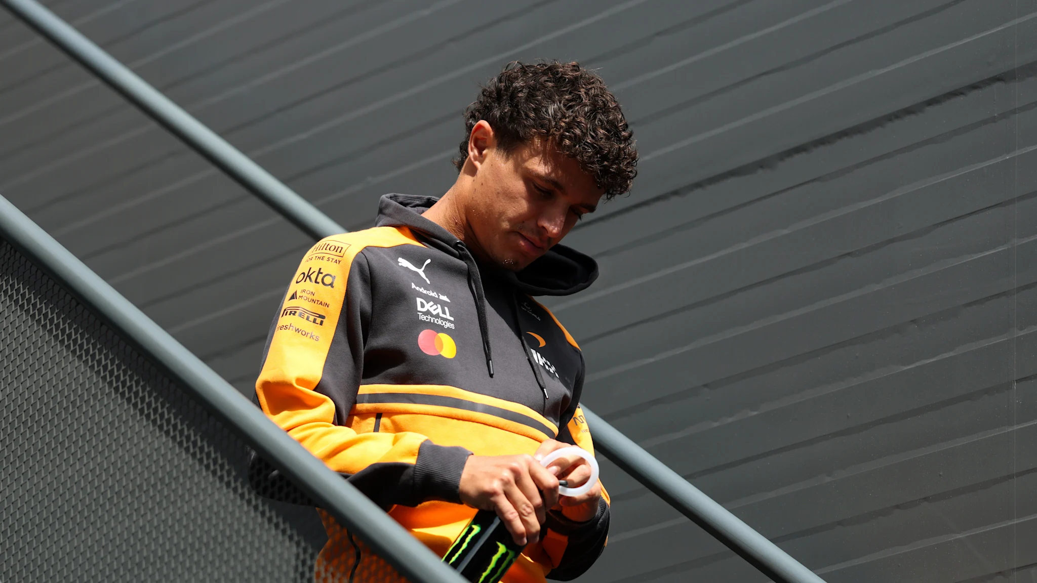 Lando Norris pede desculpas a Franco Colapinto por críticas após GP do Azerbaijão