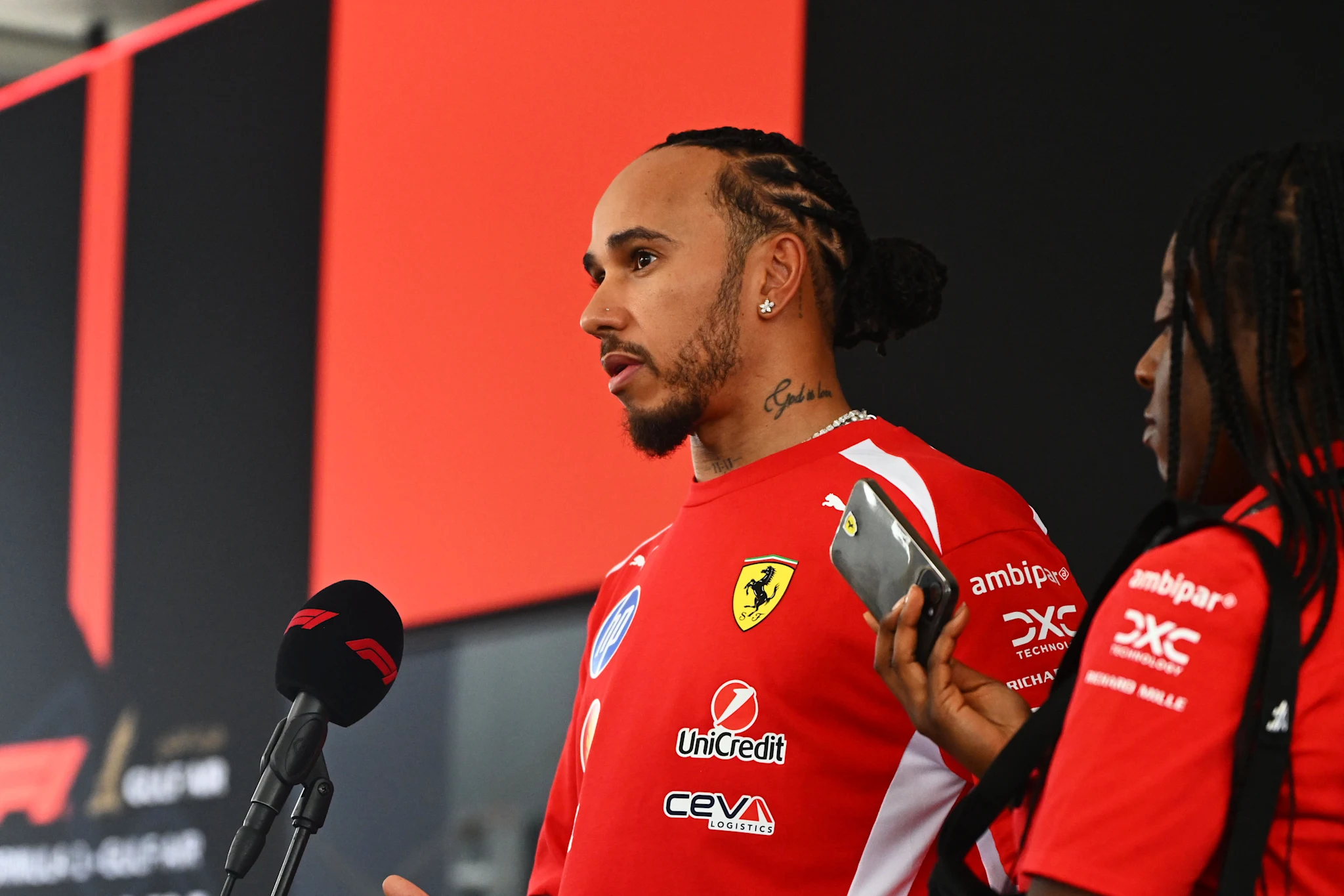 Bastidores da Ferrari agitam o paddock após retorno ao circuito de Sepang