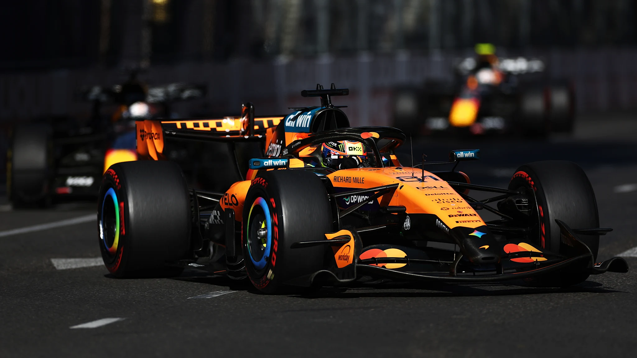Mclaren enfrenta limitações de velocidade em Baku e busca soluções técnicas​‌​