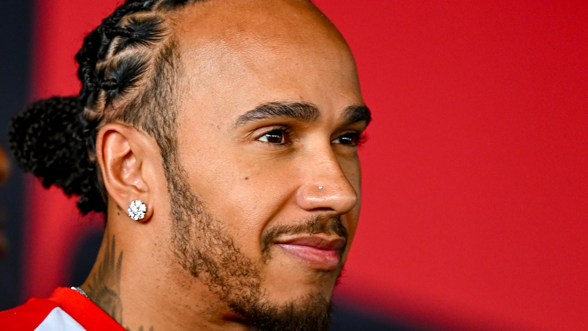 Lewis Hamilton aponta objetivos da Ferrari para a reta final da temporada​‌​