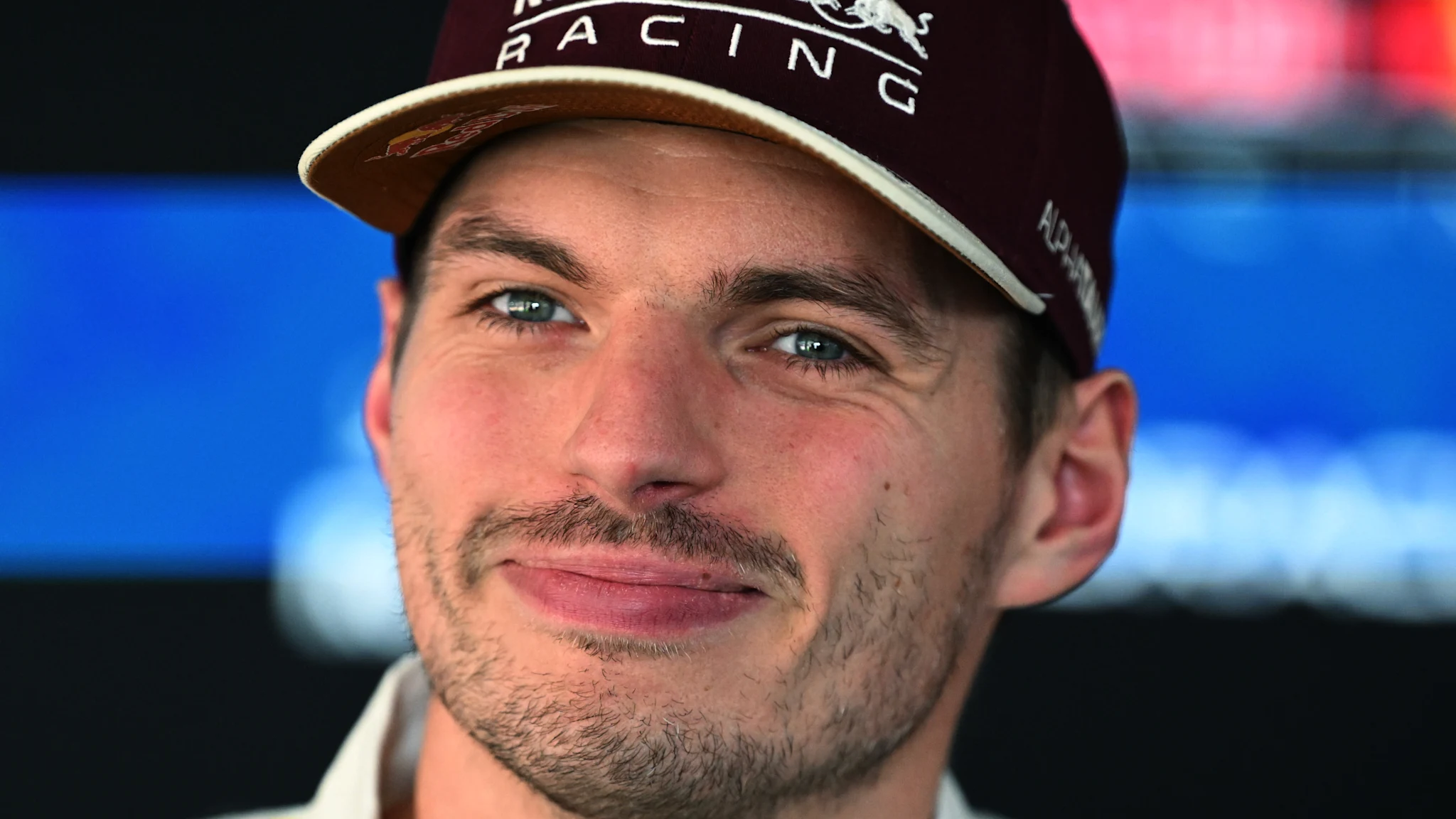 Verstappen apoia extensão de contrato na equipe e mantém cautela para etapa​‌​