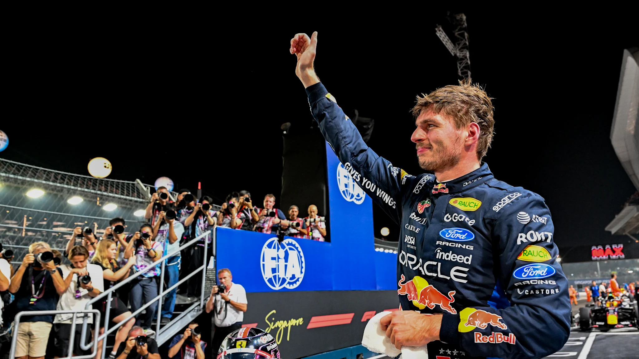 Max Verstappen conquista pole position inédita no Grande Prêmio de Singapura​‌​