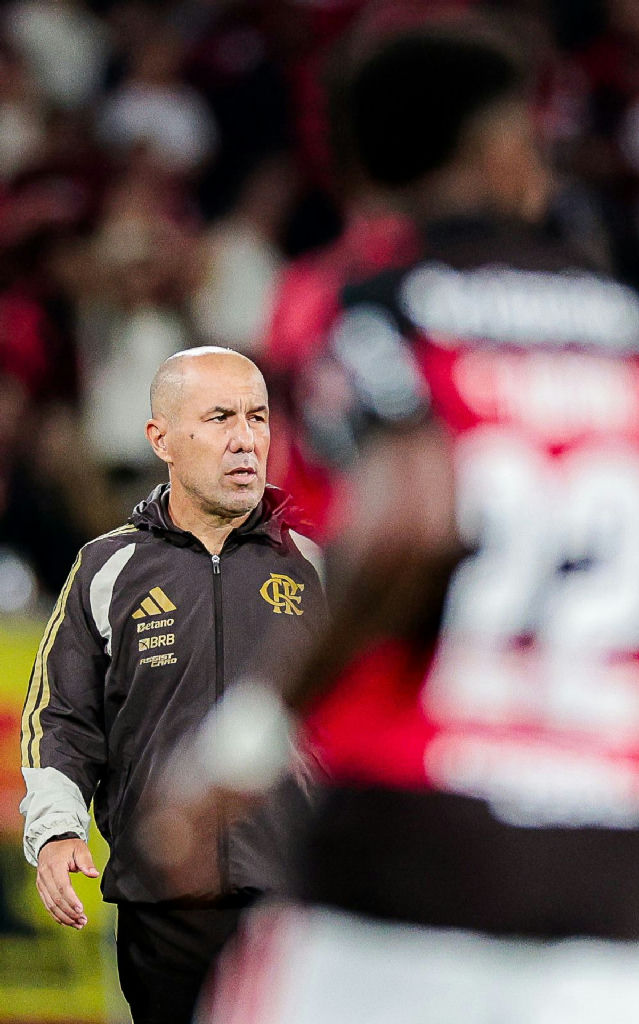 Flamengo garante vaga na semi da Libertadores e técnico elogia força da torcida Flamengo garante vaga na semi da Libertadores e técnico elogia força da torcida