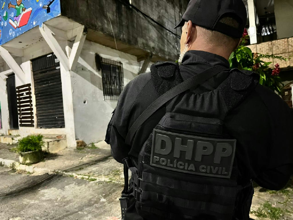 Prisão em Juazeiro mira dupla investigada por estupro e tráfico de drogas Prisão em Juazeiro mira dupla investigada por estupro e tráfico de drogas