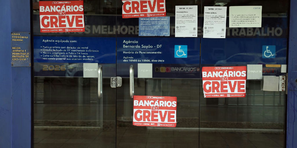 Greve nacional dos bancários da Caixa continua após recusa de proposta sobre plano de saúde Greve nacional dos bancários da Caixa continua após recusa de proposta sobre plano de saúde
