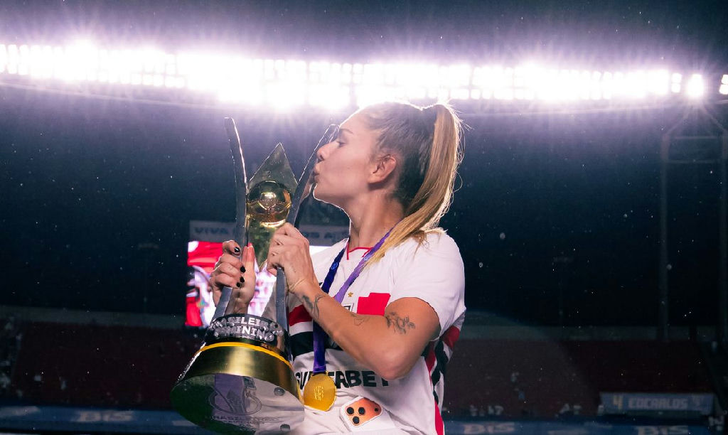 Após título do Brasileirão pelo São Paulo, Carol Gil é chamada para amistosos da seleção
