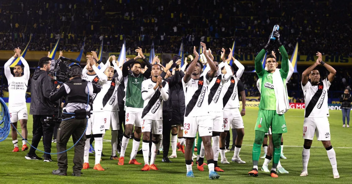 Vasco encara o São Paulo no Morumbis para se afastar da zona de rebaixamento Vasco encara o São Paulo no Morumbis para se afastar da zona de rebaixamento