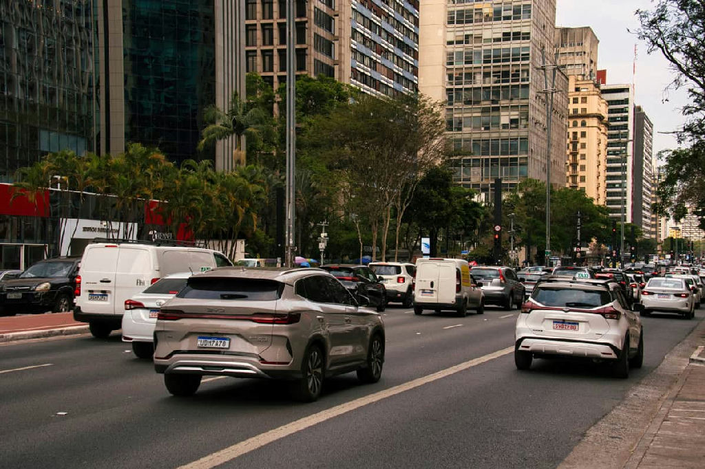 Brasil celebra maior produção de veículos em sete anos com mercado aquecido