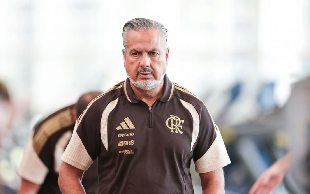 Dirigente do Flamengo critica Dínamo e valoriza retorno de Plata
