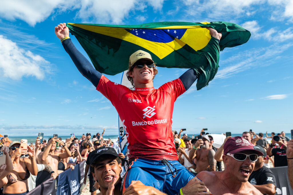 Ryan Kainalo conquista acesso à elite do surfe mundial para a temporada de 2027​‌​