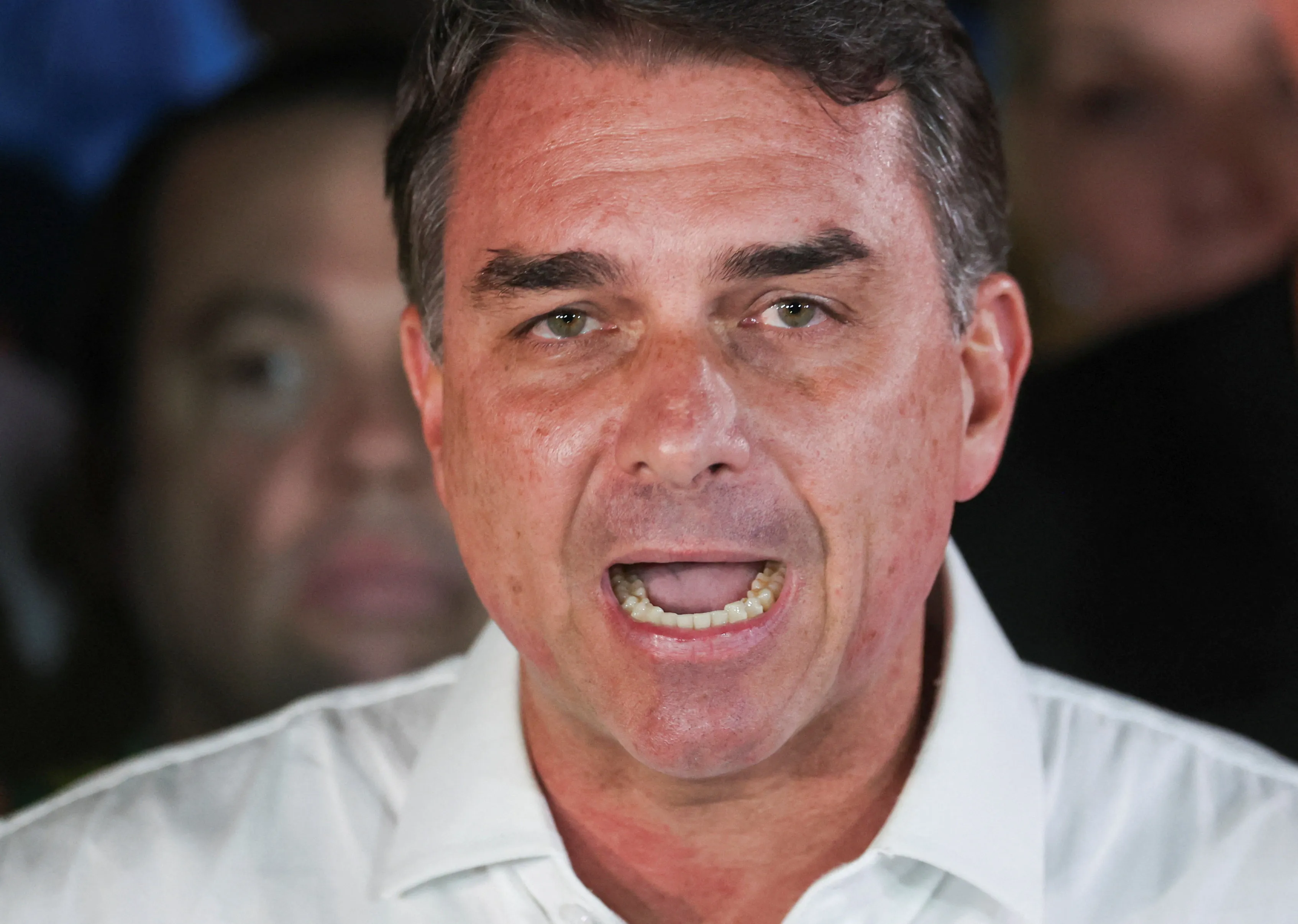Comitê democrata critica concessão de visto a Flávio Bolsonaro pelo governo dos EUA