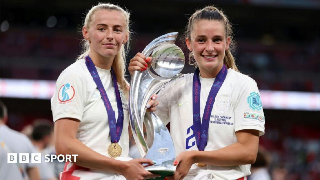 Sarina Wiegman barra Ella Toone e Chloe Kelly da seleção inglesa por critério técnico