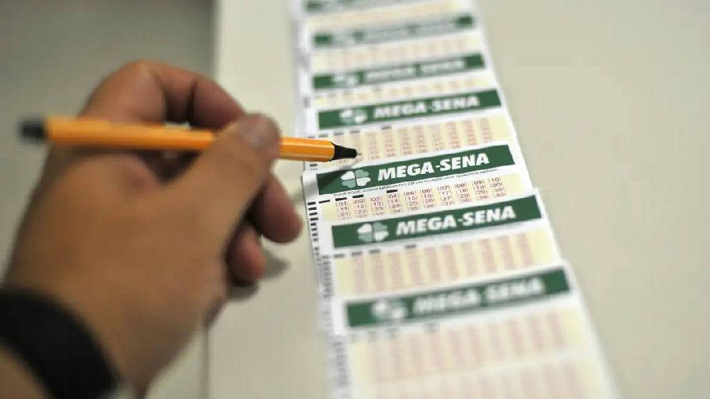 Mega-sena acumula e prêmio salta para R$ 70 milhões após sorteio Mega-sena acumula e prêmio salta para R$ 70 milhões após sorteio