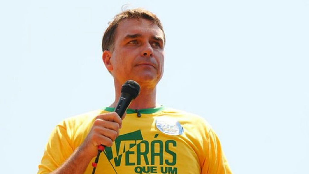 Campanha de Flávio Bolsonaro contesta decisão do TSE sobre canal Exército de Lula