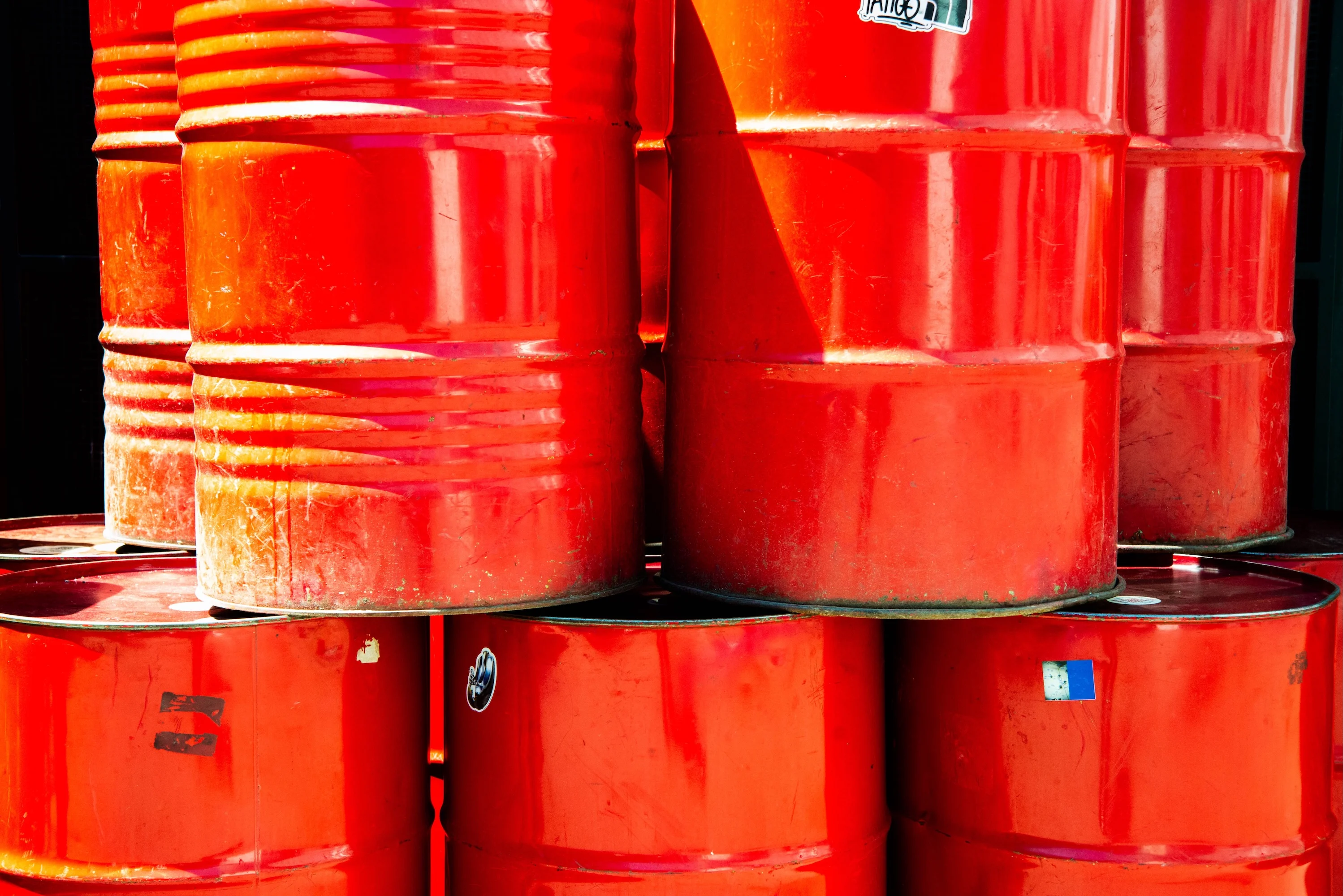 Instabilidade no Oriente Médio faz petróleo subir 3% e acende alerta global Instabilidade no Oriente Médio faz petróleo subir 3% e acende alerta global