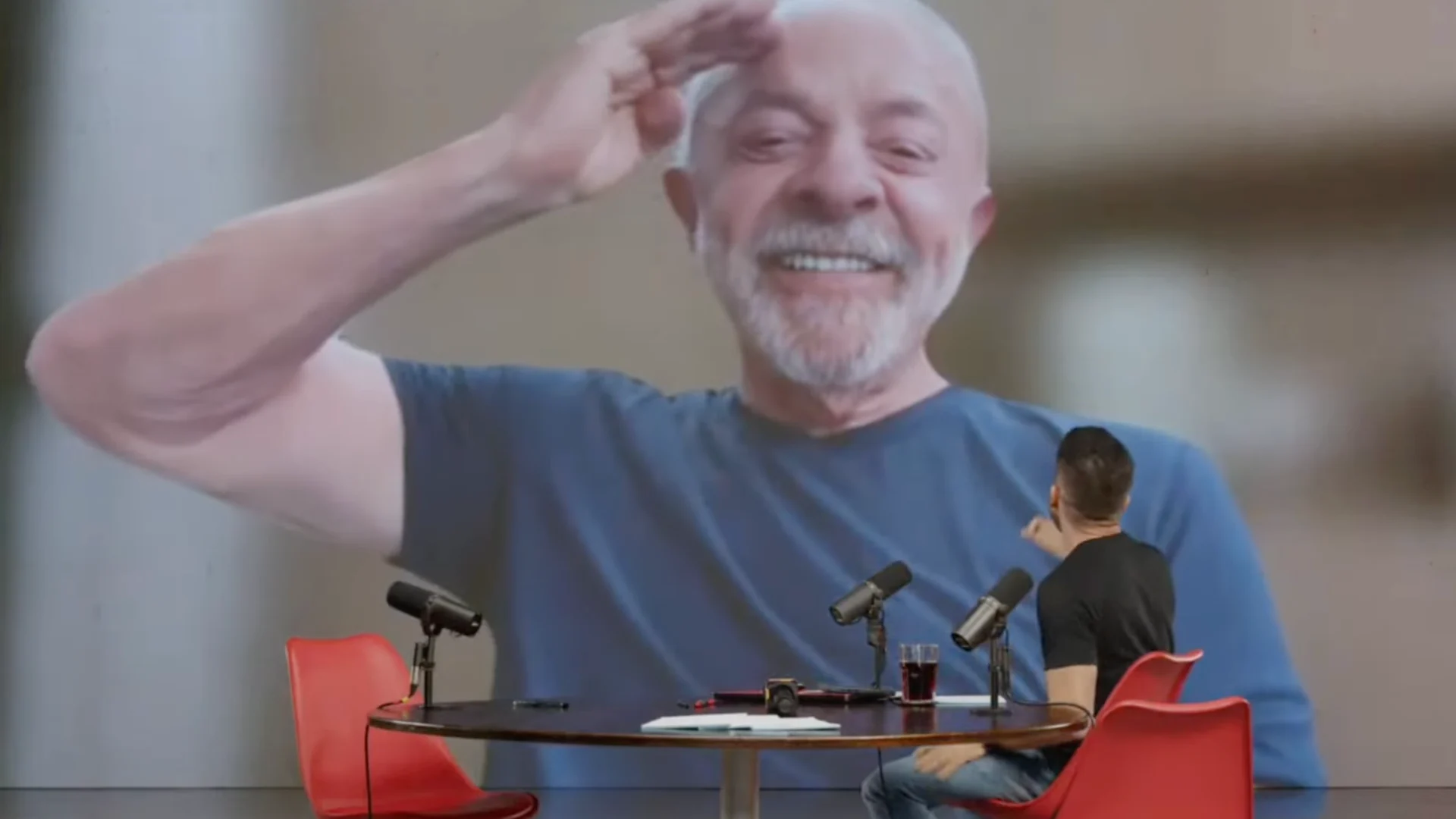 Lula convoca apoiadores em live com Janones e promete vitória no segundo turno Lula convoca apoiadores em live com Janones e promete vitória no segundo turno