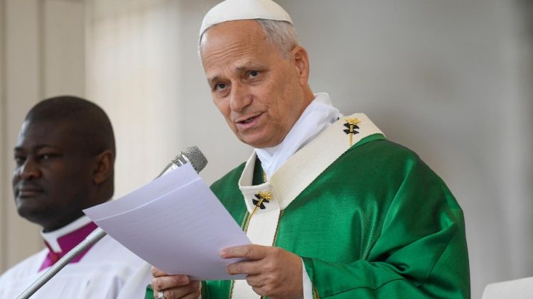 Papa Leão XIV passa por cirurgia de sucesso para remover nódulo pulmonar em Roma