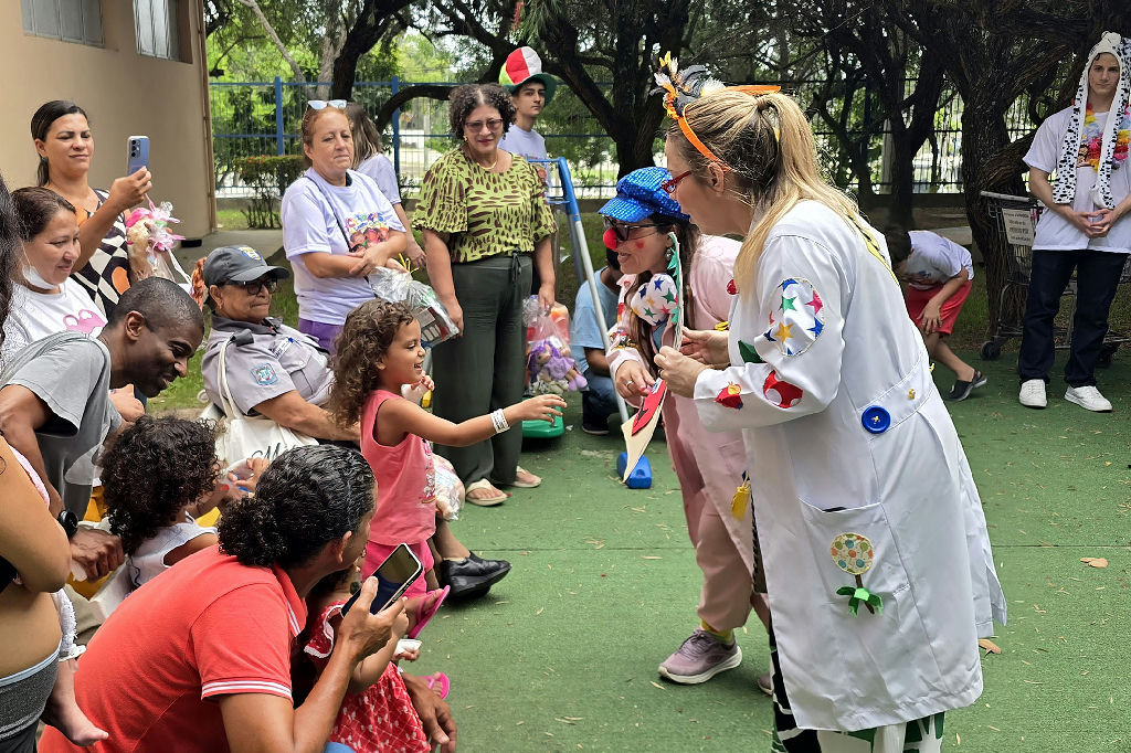 Projeto Pão da Vida transforma Dia das Crianças em festa no hospital de Macaé Projeto Pão da Vida transforma Dia das Crianças em festa no hospital de Macaé