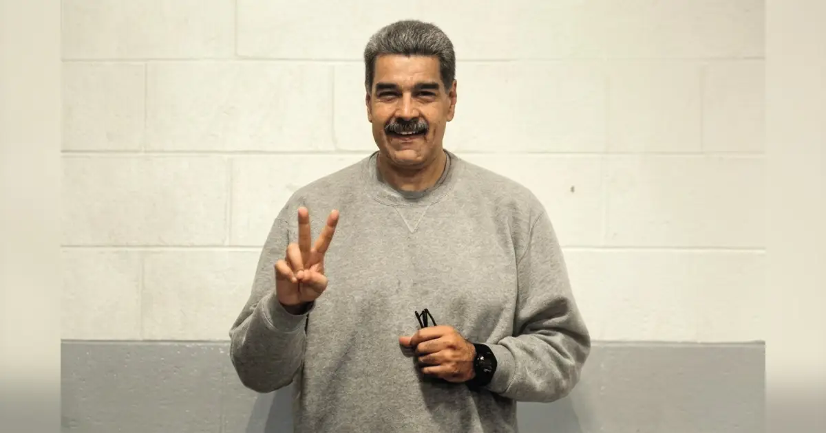 Maduro sorri na prisão enquanto Venezuela sela acordo petrolífero com EUA Maduro sorri na prisão enquanto Venezuela sela acordo petrolífero com EUA