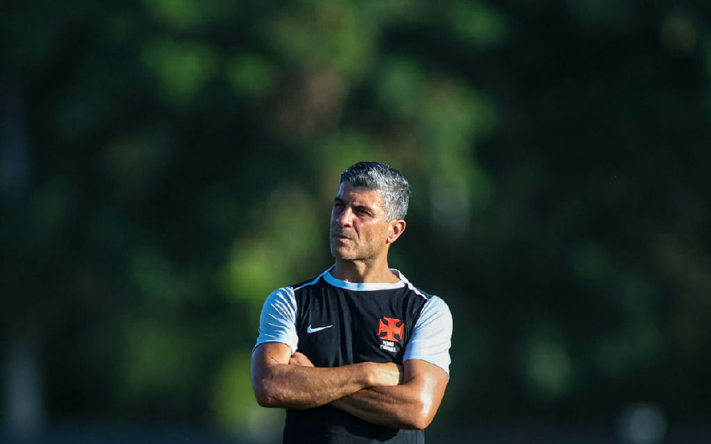 Vasco tropeça contra o São Paulo e Pedro Emanuel lamenta falta de eficiência Vasco tropeça contra o São Paulo e Pedro Emanuel lamenta falta de eficiência