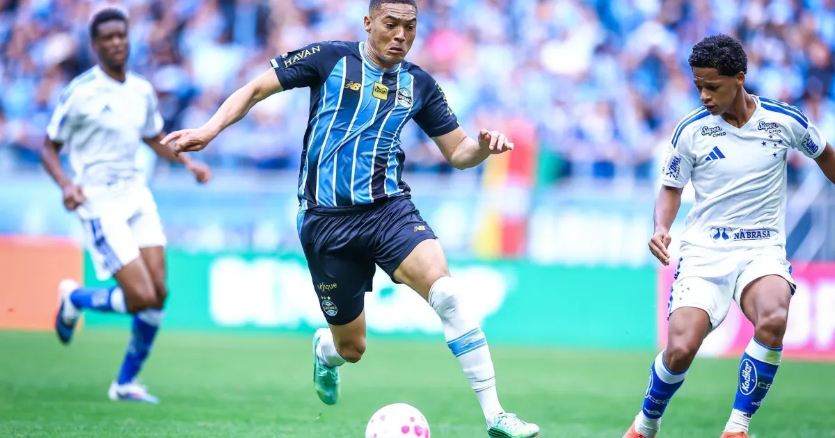 Grêmio vê risco de rebaixamento disparar no Brasileirão após nova derrota em casa Grêmio vê risco de rebaixamento disparar no Brasileirão após nova derrota em casa