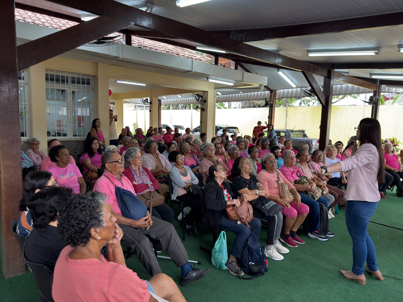Prefeitura de Maricá promove ação de prevenção ao câncer de mama voltada para idosos Prefeitura de Maricá promove ação de prevenção ao câncer de mama voltada para idosos