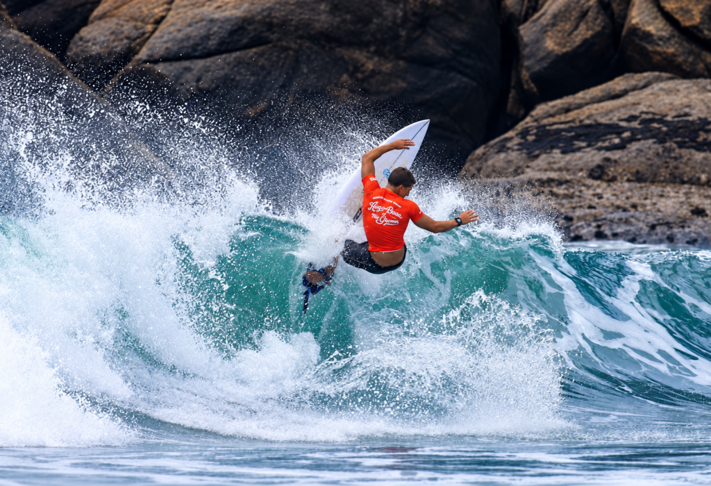 Novos talentos do surfe se destacam durante o King and Queen of the Groms em Itamambuca