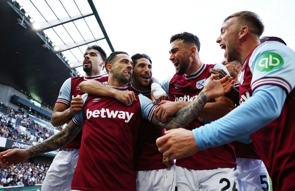 Danny Ings rescues point for Wycombe Wanderers with dramatic debut goal​‌​