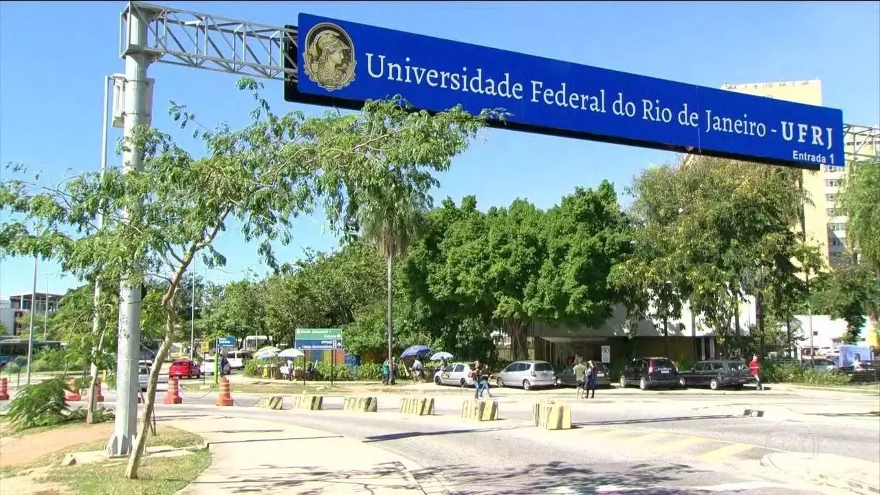 Polícia Federal deflagra operação para apurar fraude em concurso público da UFRJ Polícia Federal deflagra operação para apurar fraude em concurso público da UFRJ