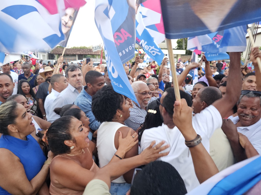 Antônio Calmon mobiliza multidão em São Francisco do Conde por candidaturas Antônio Calmon mobiliza multidão em São Francisco do Conde por candidaturas
